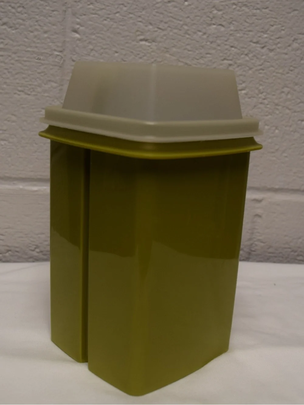 Tupperware charming vintage